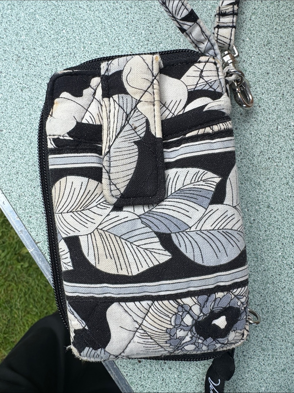Versatile Black & Cream Leaf-Print Wristlet Wallet